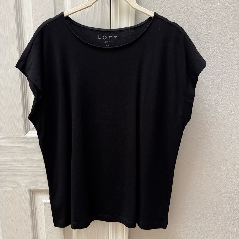 NWT LOFT BLACK TEE XS